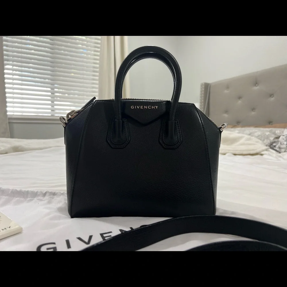 Givenchy Mini Antigona in Black Grained Leather - Picture 9 of 16